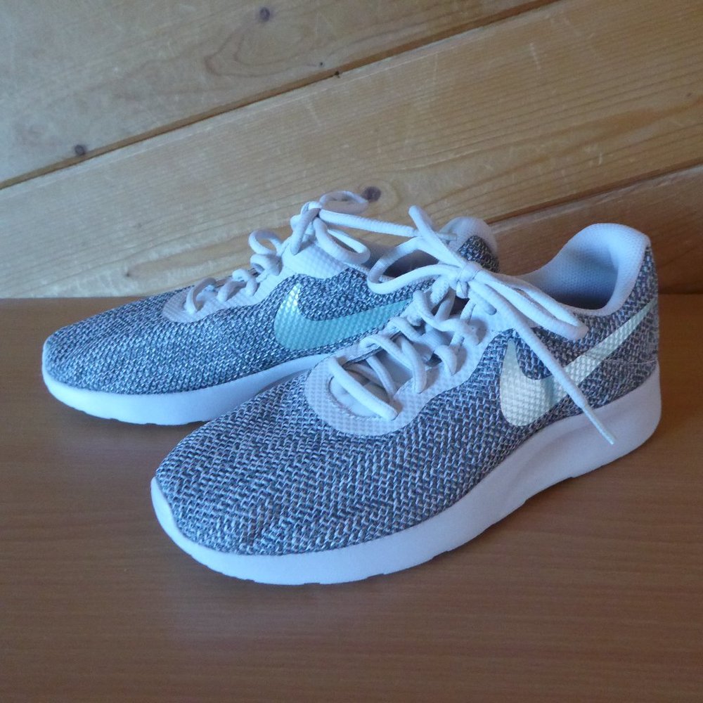 Nike Tanjun "Oil Gray Igloo" Mint Green Gray Ladies Women's Running Shoes